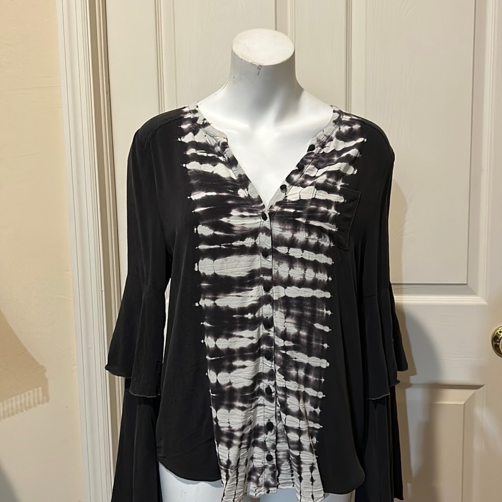 Chaser Tiered Sleeve Blouse. NWT. Medium